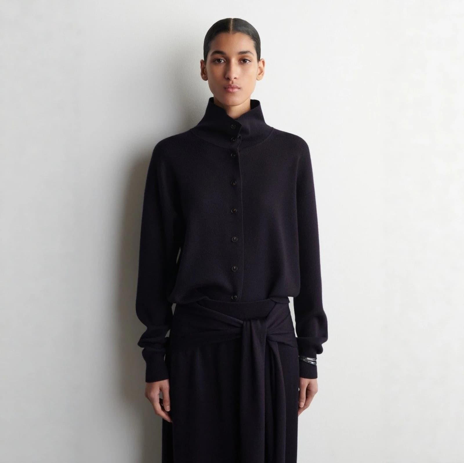 XIMIAN APPAREL 2026 YAZHIMEI – Neuer Damen-Freizeitpullover im Standard-Stil mit Multifunktionskragen in Marineblau für den Frühling