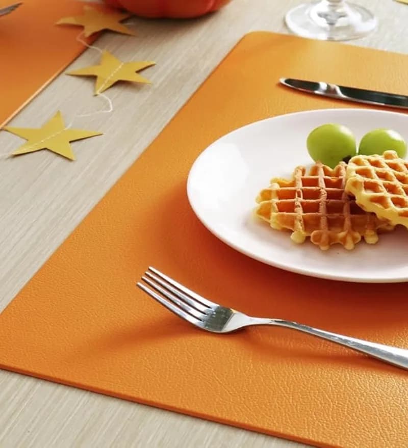 1/4/6 Stück orangefarbene Kunstleder-Tischsets für drinnen und draußen, Küche, Esszimmer, Dekor, quadratische Tischsets, Herbst, wasserdicht,