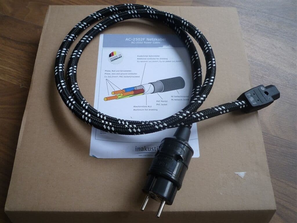 Inakustik Referenz Netzkabel AC-2502F / Bals Schuko Stecker (1,0 m schwarz)