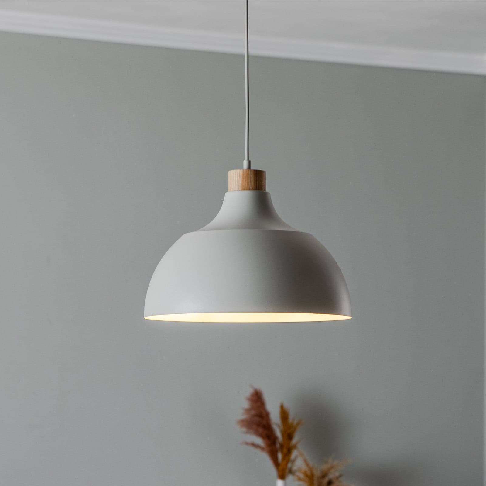 Kaitt Hängelampe, beige, Ø 34 cm, Holzdetail Envostar - Wohnzimmer - Skandinavisch - Metall - Einflammig